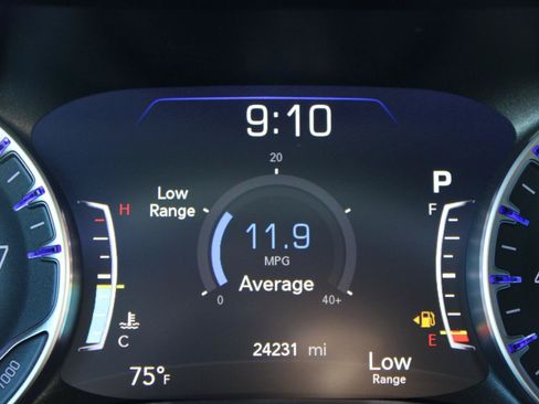 Used 2023 Chrysler Pacifica Limited w/ Uconnect Theater Family Group AWD/4WD image 27