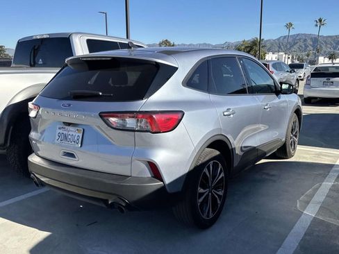 Certified 2022 Ford Escape SE w/ SE Sport Appearance Package image 10