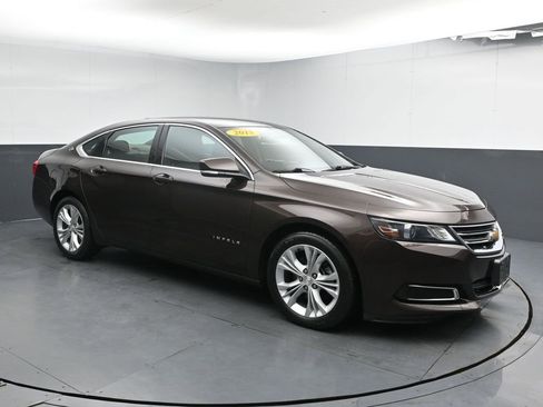 Used 2015 Chevrolet Impala LT w/ Convenience Package image 2