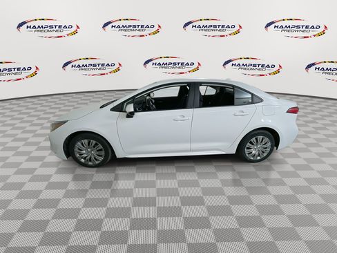 Used 2020 Toyota Corolla LE image 5