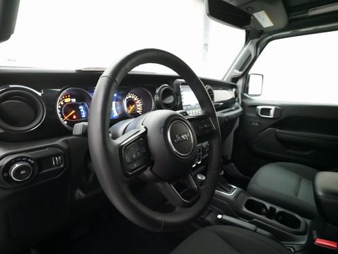 Used 2023 Jeep Wrangler Sport image 8