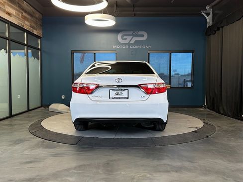 Used 2017 Toyota Camry LE image 4