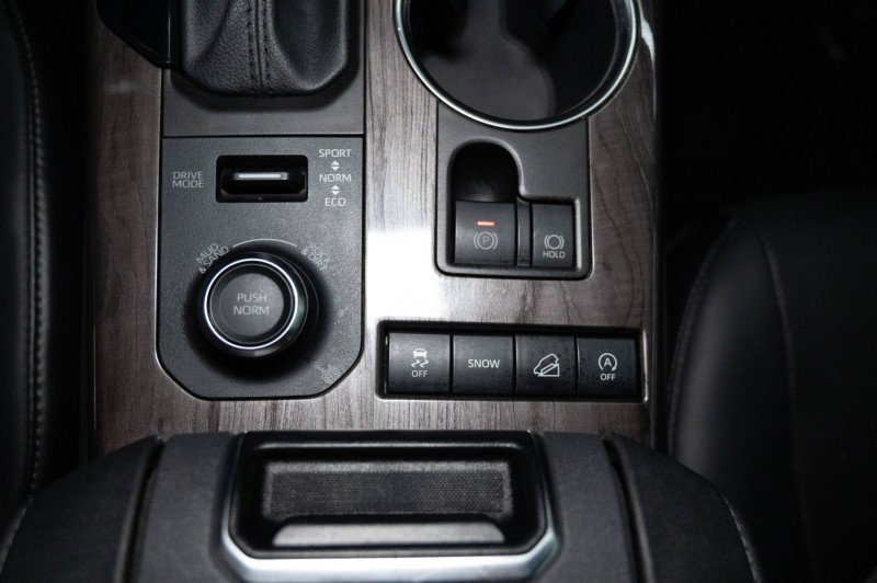 Used 2021 Toyota Highlander Platinum AWD/4WD image 28