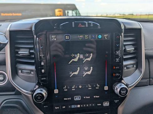 Used 2022 RAM 3500 Laramie AWD/4WD image 18