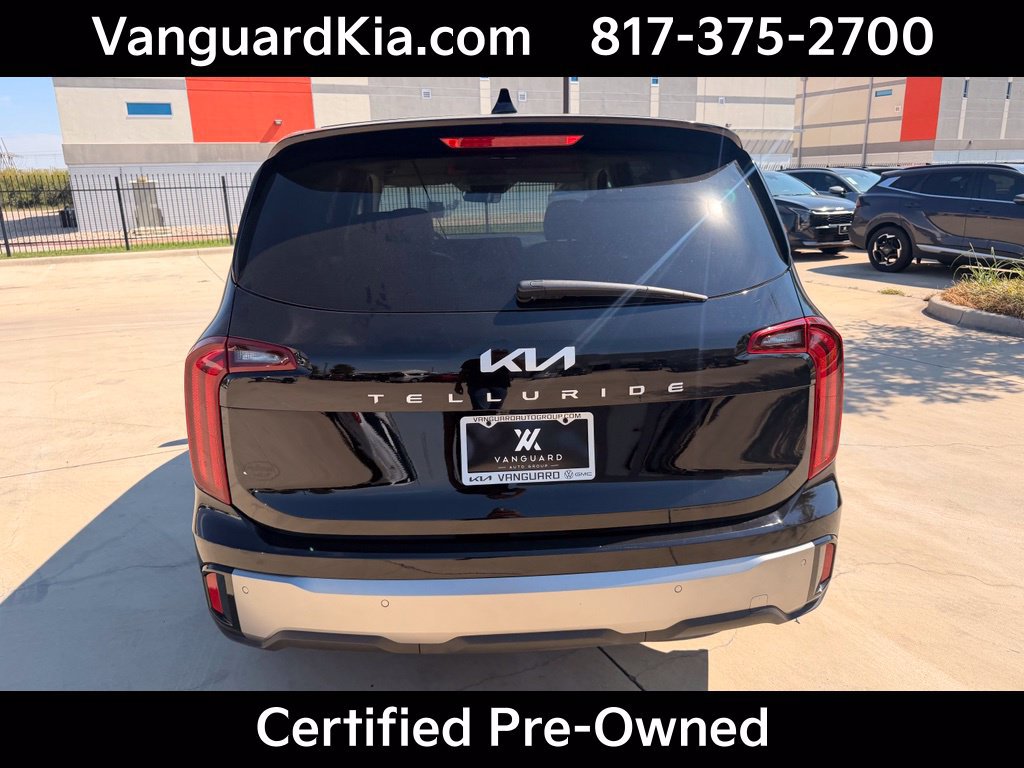 Certified 2025 Kia Telluride LX FWD image 3
