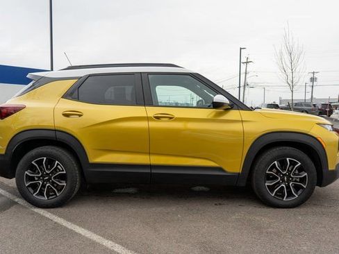 Used 2023 Chevrolet TrailBlazer ACTIV w/ Sun and Liftgate Package image 5