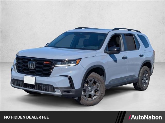 Used 2025 Honda Pilot TrailSport image 1
