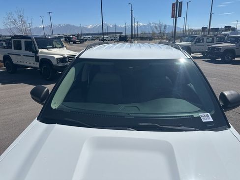 Used 2021 Ford Explorer XLT w/ Equipment Group 202A image 4