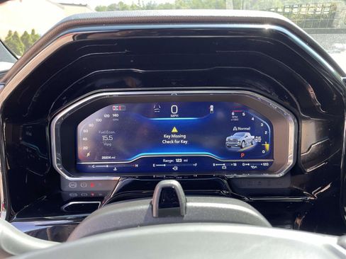 Used 2025 Chevrolet Silverado 1500 High Country w/ Midnight Edition AWD/4WD image 11