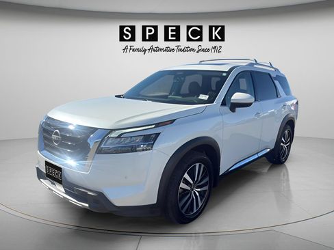 Used 2024 Nissan Pathfinder Platinum AWD/4WD image 1