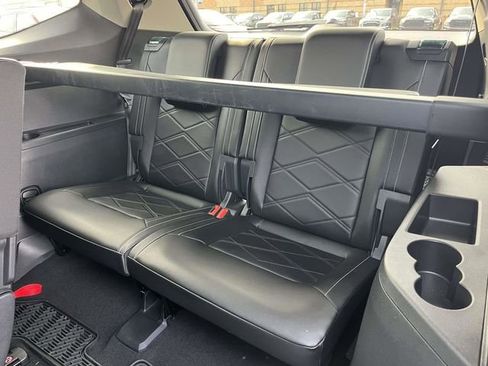 Used 2024 Volkswagen Atlas SE w/ Panoramic Sunroof Package image 17