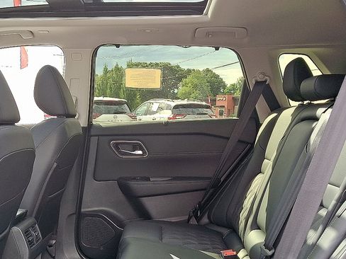 New 2026 Nissan Rogue Platinum w/ Platinum Premium Package image 9