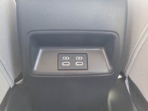 Used 2025 Toyota Corolla LE image 15