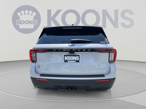 New 2026 Ford Explorer Active AWD/4WD image 5