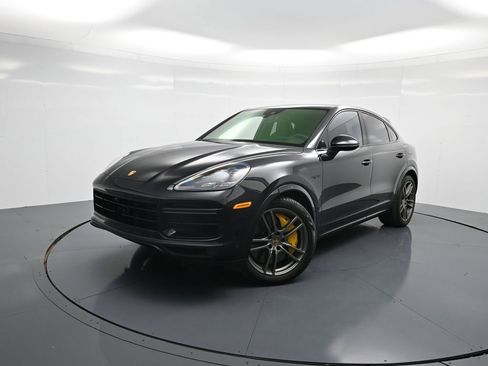 Used 2022 Porsche Cayenne Turbo S AWD/4WD image 1