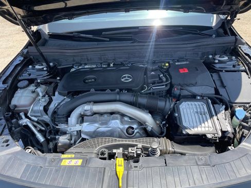 Used 2025 Mercedes-Benz GLB 250 4MATIC image 34