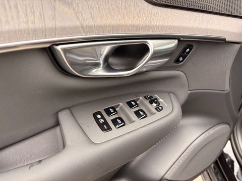 New 2026 Volvo XC90 B5 Ultra image 13
