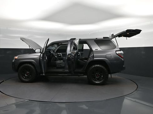 Used 2021 Toyota 4Runner SR5 Premium w/ Moonroof Package RWD image 46