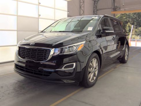 Used 2020 Kia Sedona EX FWD image 2