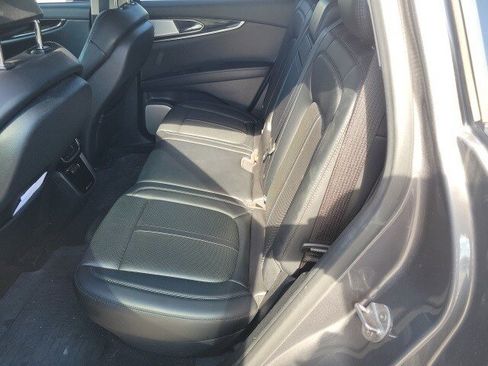 Used 2021 Lincoln Nautilus Reserve w/ Equipment Group 202A image 9