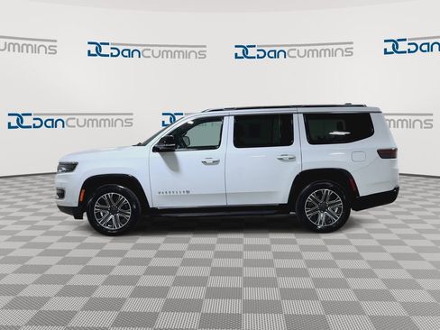 Used 2024 Jeep Wagoneer Series II w/ Flexible Seating Group RWD image 5