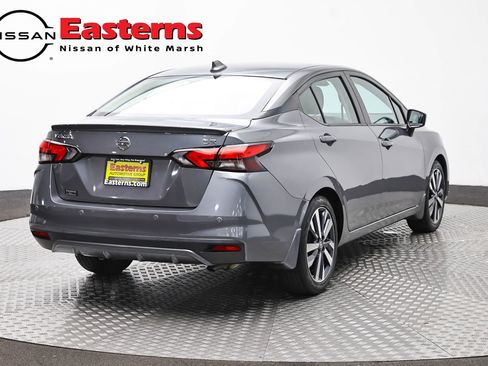 Used 2021 Nissan Versa SR FWD image 5