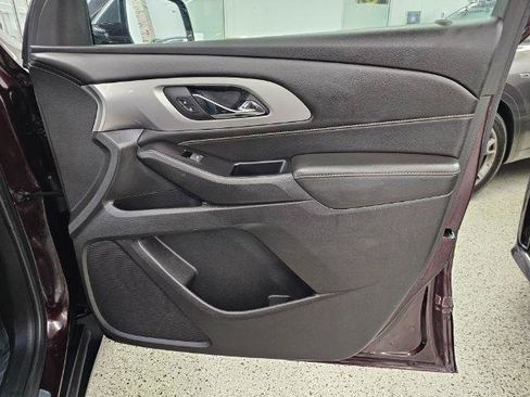 Used 2019 Chevrolet Traverse LT FWD image 32