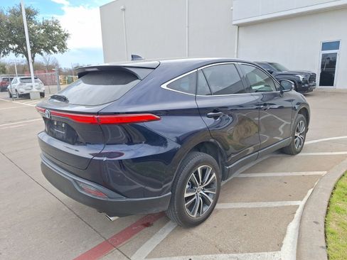 Used 2024 Toyota Venza LE image 6