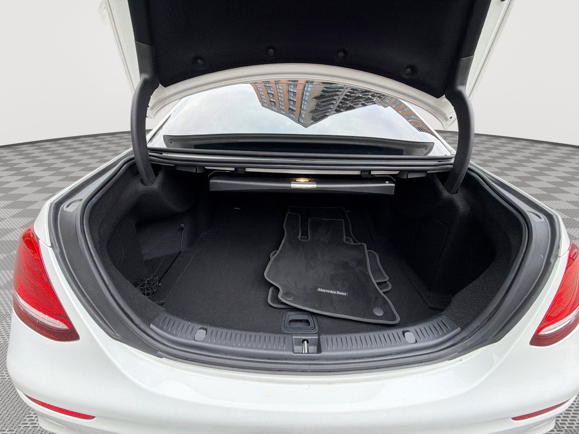 Used 2019 Mercedes-Benz E 300 w/ Premium 1 Package image 22