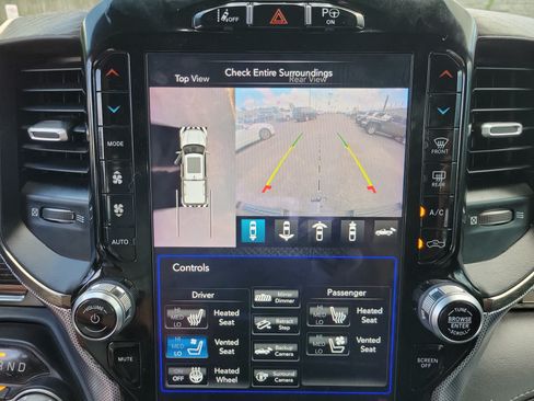 Used 2020 RAM 1500 Limited w/ Black Appearance Package AWD/4WD image 18