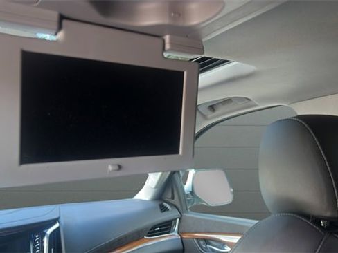 Used 2017 Cadillac Escalade Premium Luxury w/ LPO, Radiant Package image 21