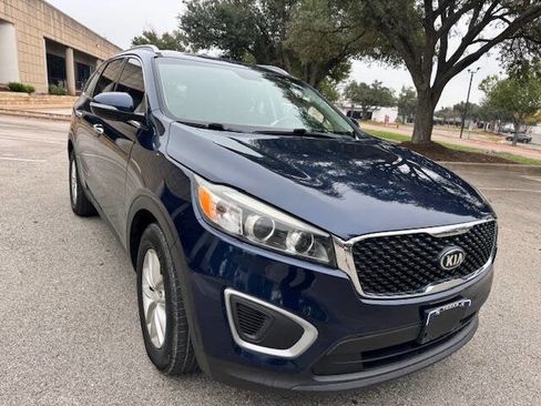 Used 2018 Kia Sorento FWD V6 image 9