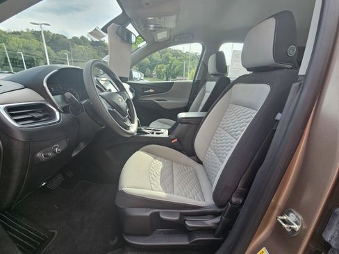 Used 2018 Chevrolet Equinox LS image 16