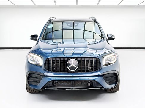 Used 2023 Mercedes-Benz GLB 35 AMG 4MATIC image 2