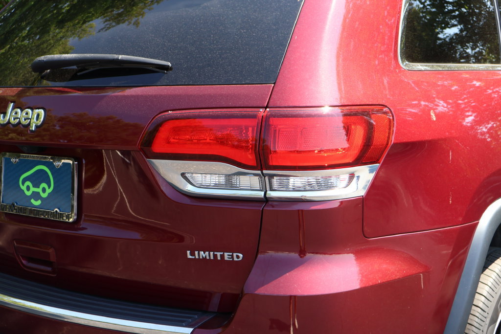 Used 2022 Jeep Grand Cherokee Limited w/ Tech Group AWD/4WD image 8