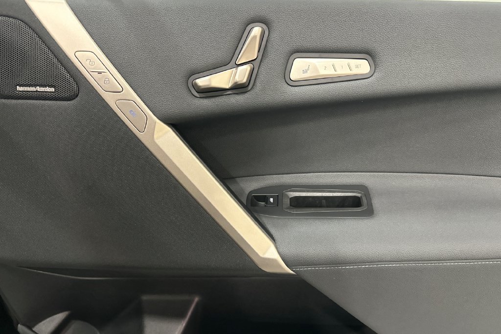 Certified 2024 BMW iX xDrive50 AWD/4WD image 20