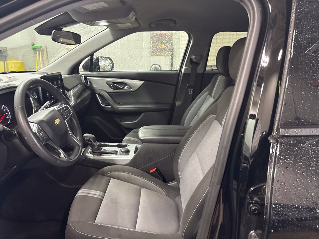 Used 2025 Chevrolet Blazer LT AWD/4WD image 10