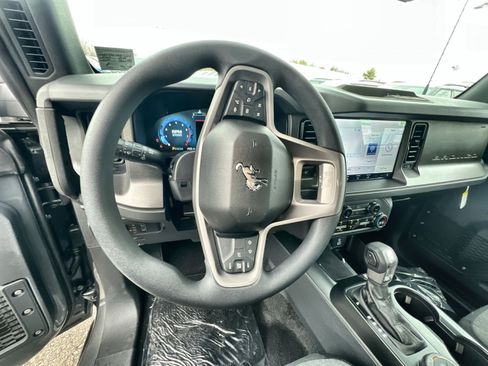 New 2025 Ford Bronco 4-Door image 16