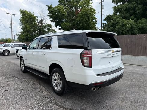 Used 2022 Chevrolet Suburban Premier w/ Premium Package AWD/4WD image 7