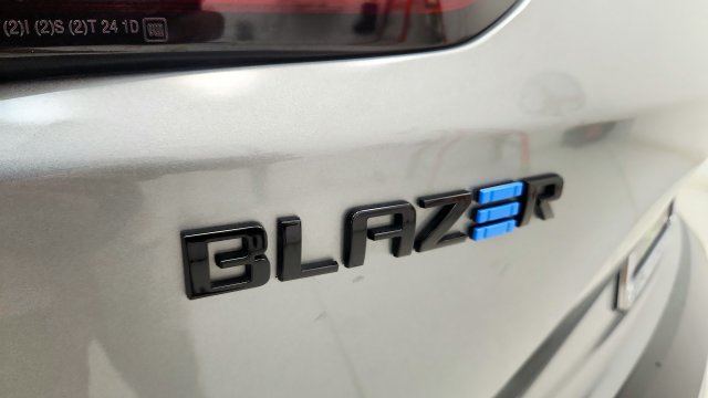 Used 2024 Chevrolet Blazer EV RS RWD image 33