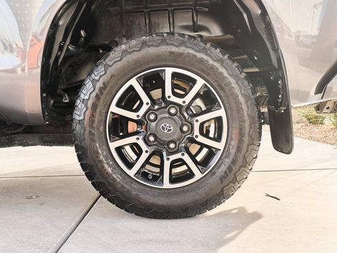 Used 2017 Toyota Tundra SR5 image 11