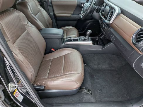 Used 2019 Toyota Tacoma Limited AWD/4WD image 30