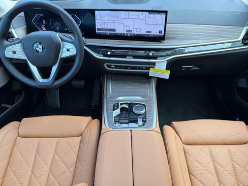Used 2026 BMW X7 xDrive40i w/ Premium Package AWD/4WD image 16