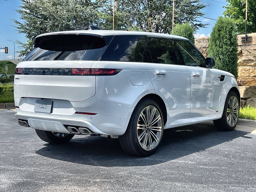 New 2026 Land Rover Range Rover Sport Dynamic SE AWD/4WD image 5
