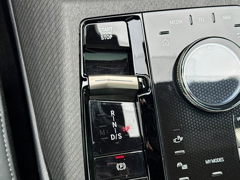 Used 2025 BMW X3 xDrive30i w/ Premium Package image 28