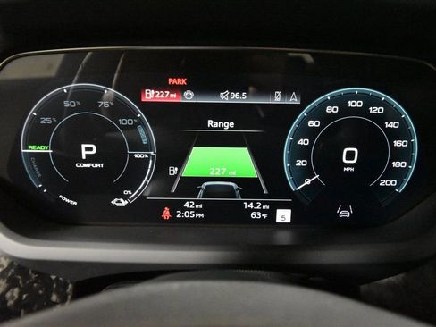 New 2025 Audi RS e-tron GT performance image 14