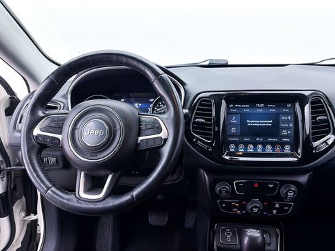 Used 2019 Jeep Compass Limited FWD image 3