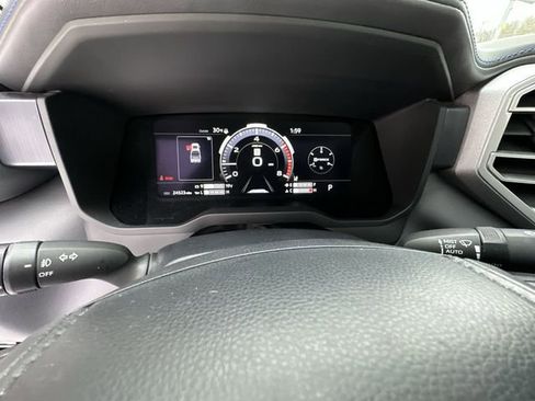 Used 2022 Toyota Tundra Platinum image 12