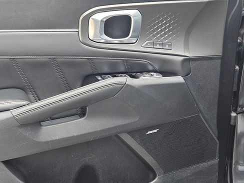 Used 2023 Kia Sorento SX image 18