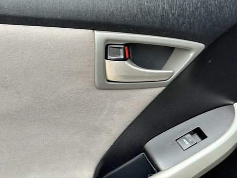 Used 2015 Toyota Prius Two FWD image 19